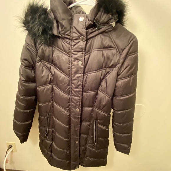 Kenneth Cole Faux Fur Trim Puffer Jacket - Picture 2 of 3